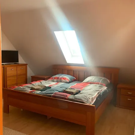Sonnige Dachwohnung Apartmán *