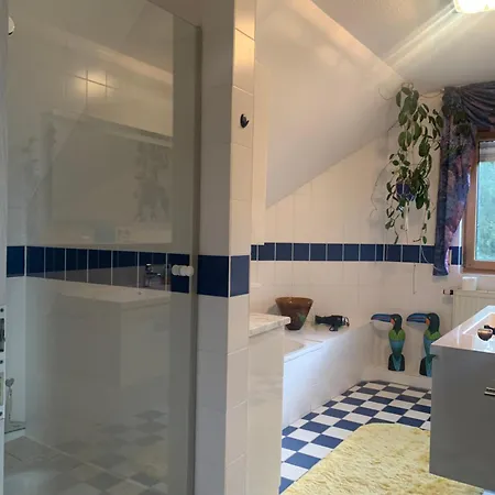 Sonnige Dachwohnung Apartmán *