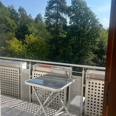 Sonnige Dachwohnung Apartmán Feucht